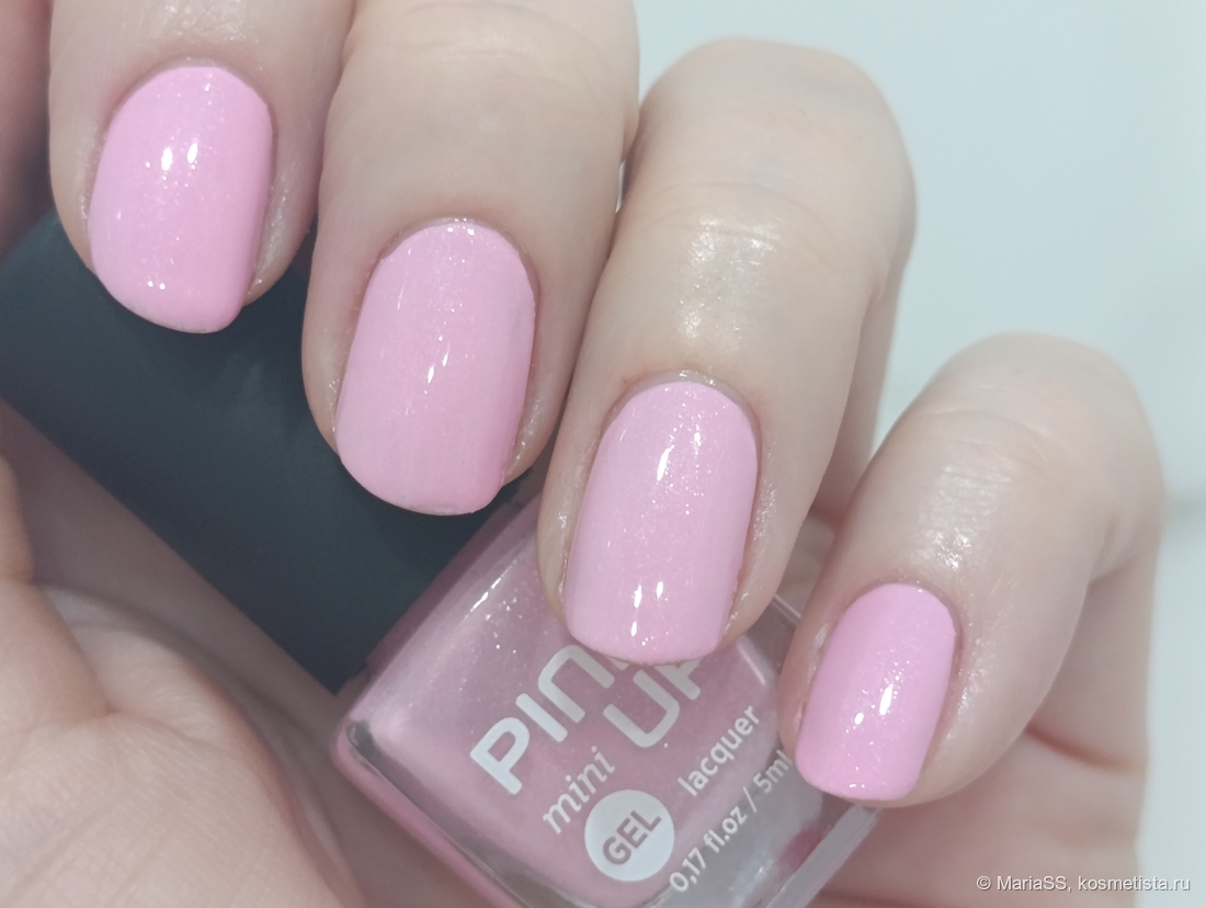 Холодный искусственный свет.