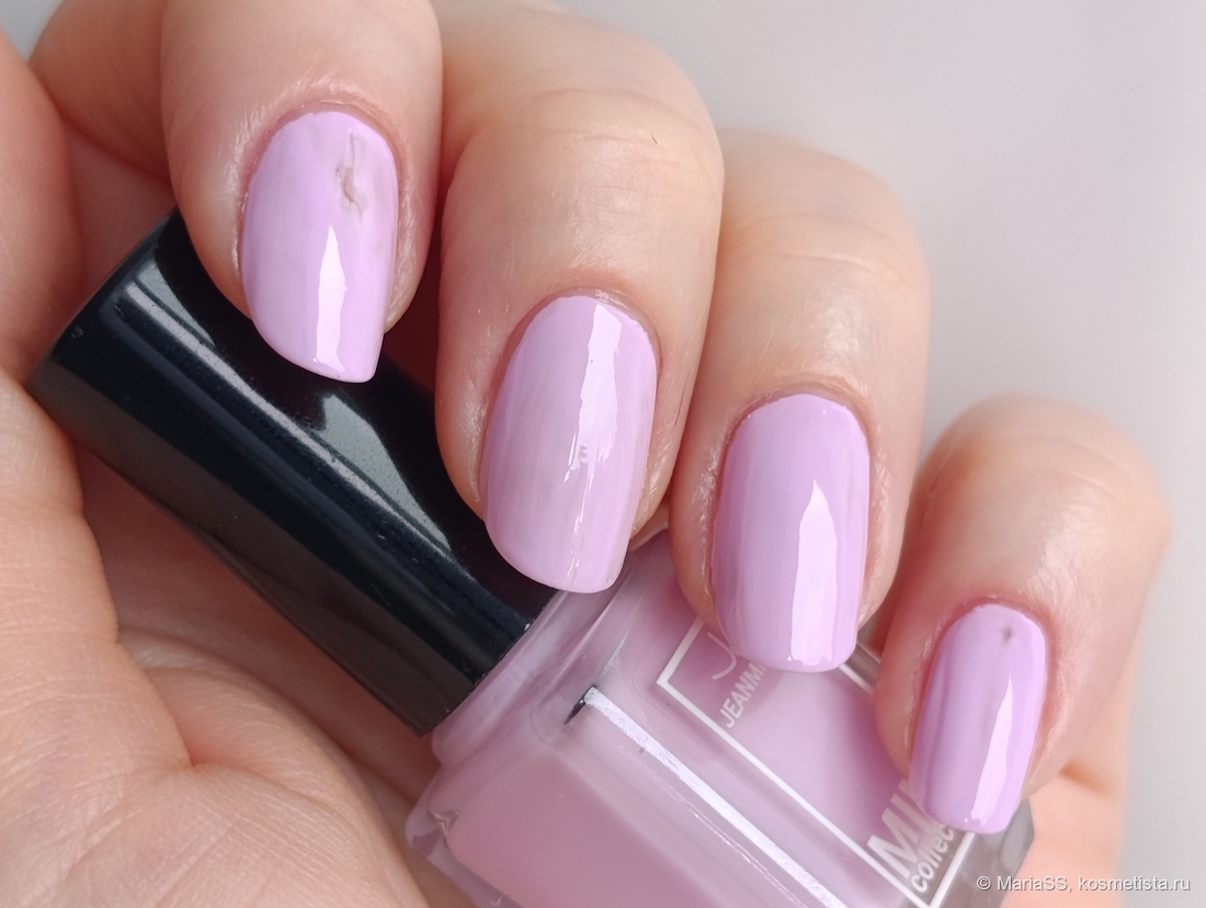 Два слоя лака.