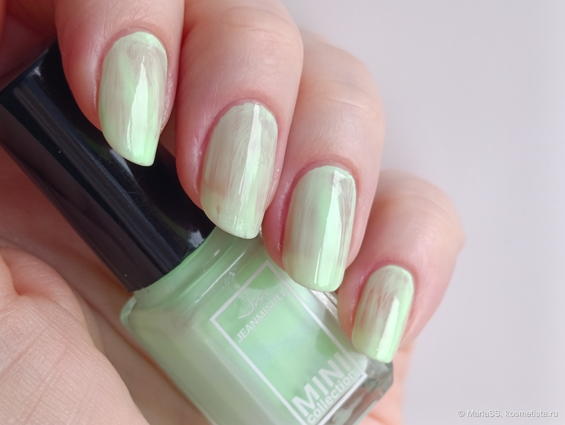 Один слой лака.