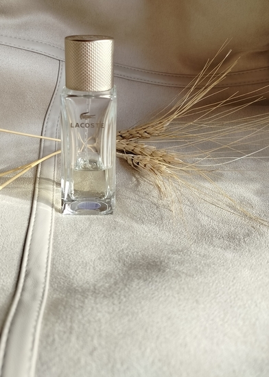 Нота: замша. Lacoste Pour Femme. Элегантность вне времени
