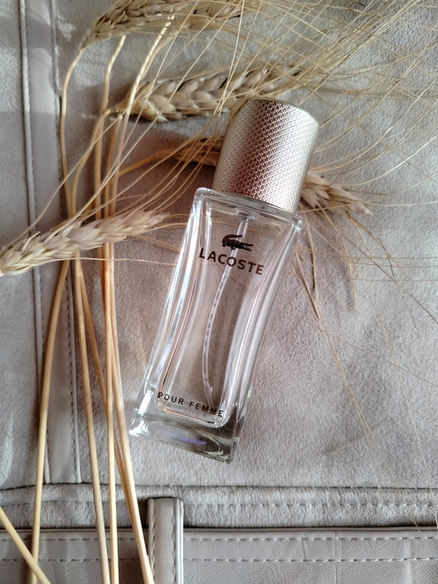 Нота: замша. Lacoste Pour Femme. Элегантность вне времени