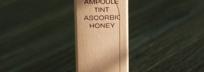 Сияющий тинт House of Hur Glow Ampoule Tint/Оттенок 01 Deep Rose/Цвет удачный и вид на губах красивый