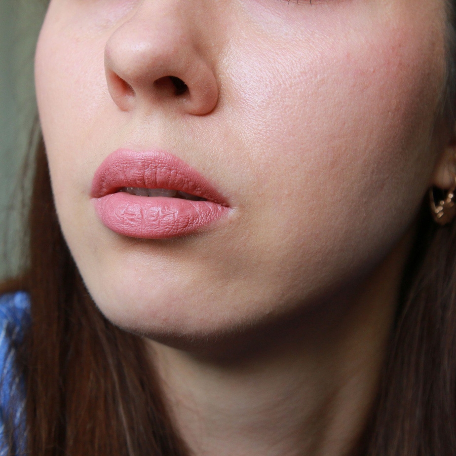 Внешний вид помады на губах