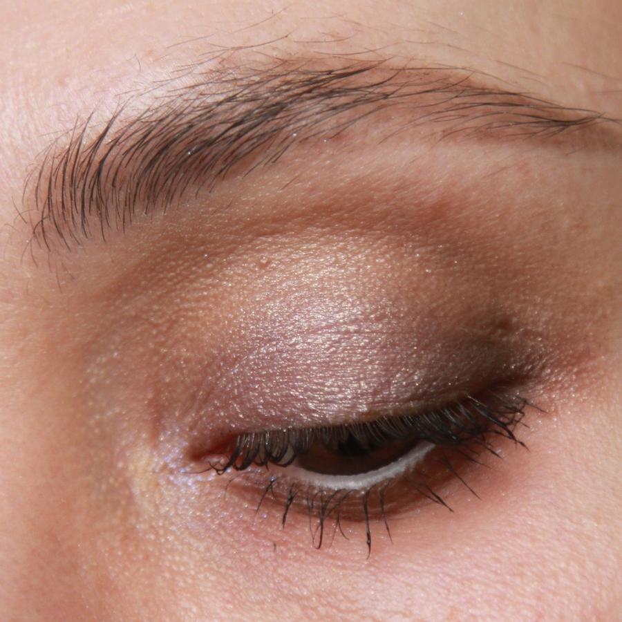 Внешний вид использования туши