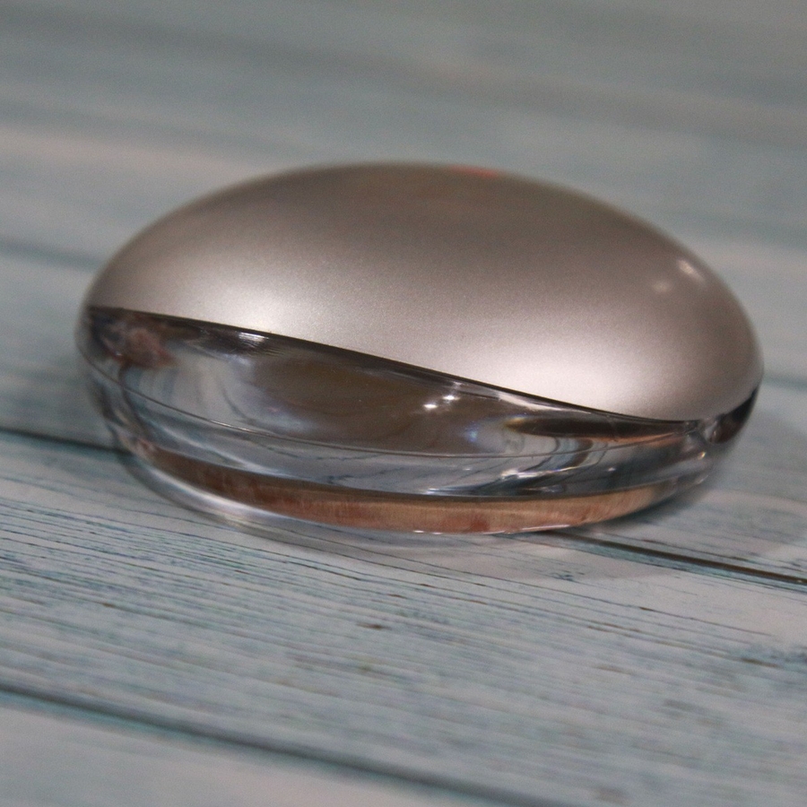 Вид пудреницы сбоку