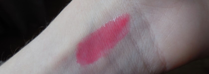 Хотелось бы сказать, что это лучшее масло для губ в моей жизни... Но что-то конкретно пошло не так. Bernovich Lip Oil в оттенке №05