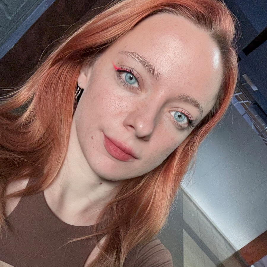 Снова губы и щёчки