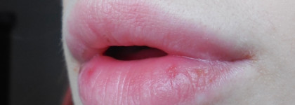 Стойкий гелевый механический карандаш Vitex Luxshow в оттенке 01 нюдово-бежевый