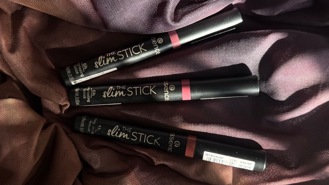 С первого взгляда очень похожи