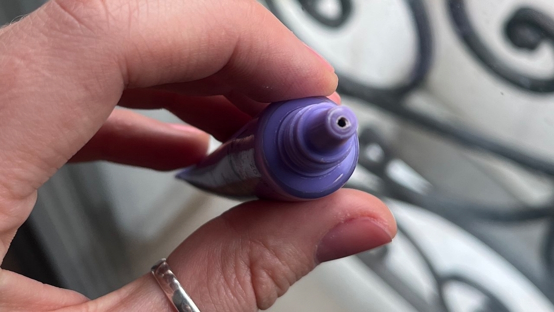 Упаковка и носик: удобные, как у всех Erborian