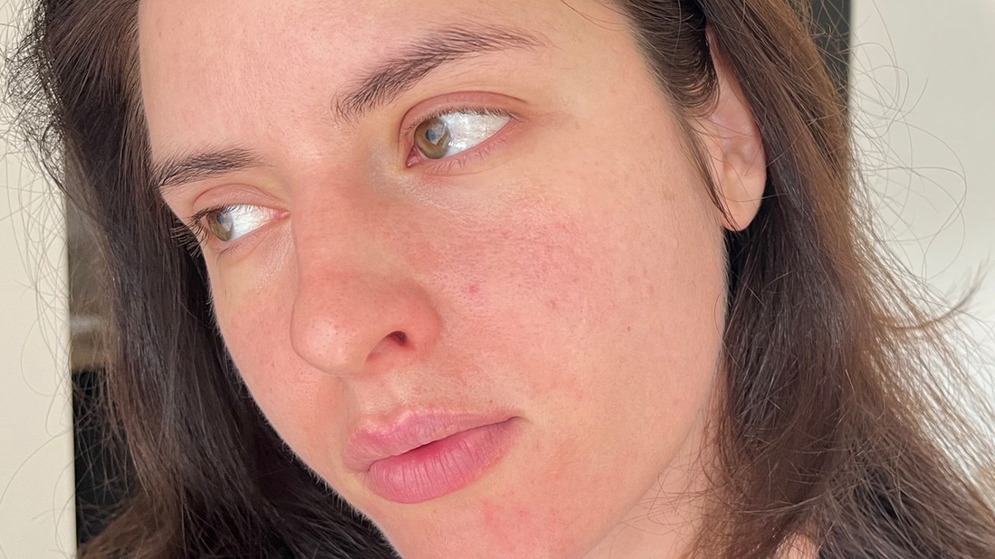 Одна сторона на дневном свете у окна