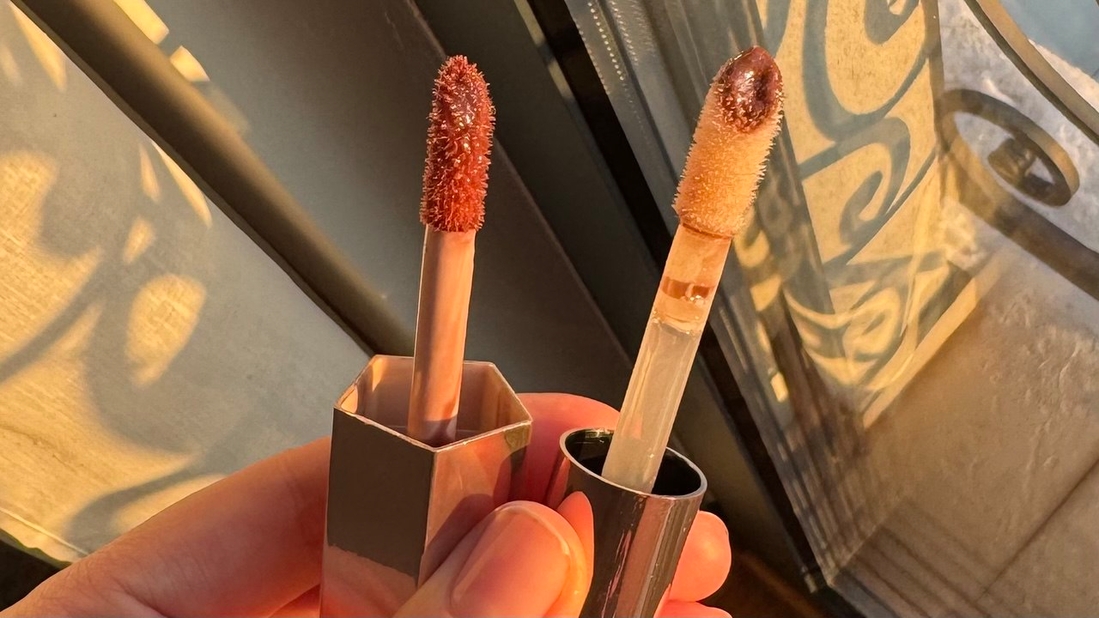 слева Fenty справа Catrice