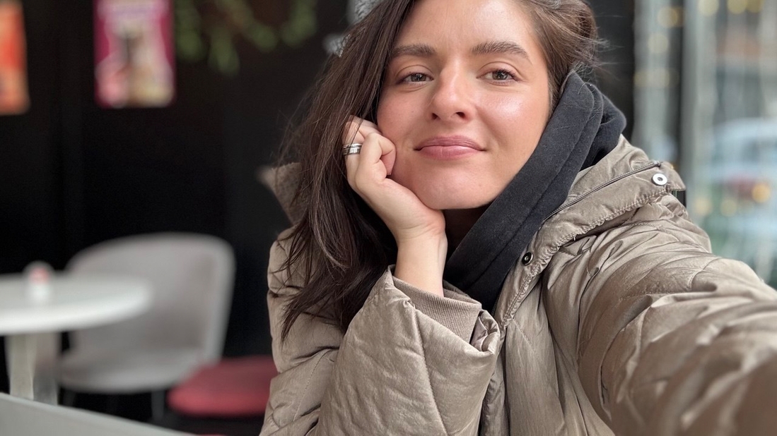 прямое включение из Сербской кофейни: видно что тушь не видно?)