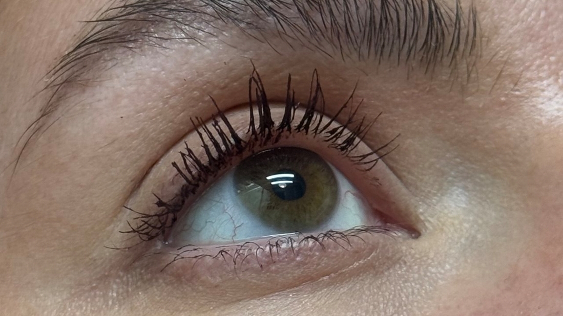 Тяжелые, склеенные ресницы