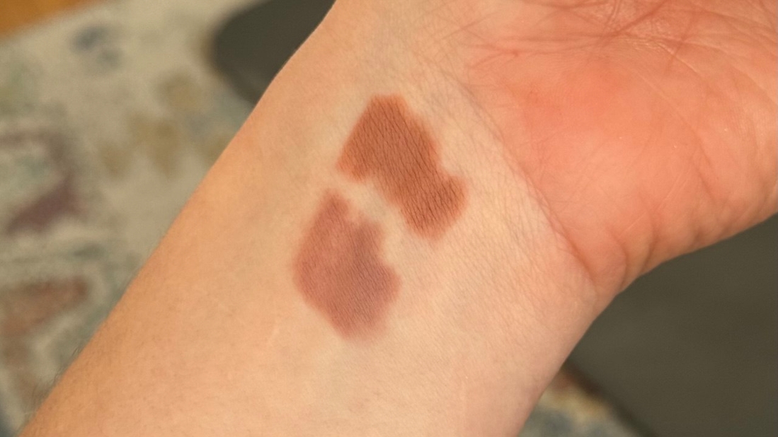 Внизу - Vivienne sabo, сверху Collistar, дневной свет