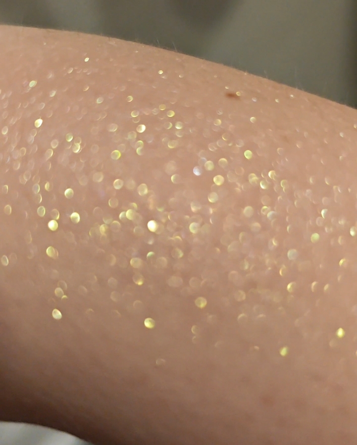 Эффект как в реальной жизни передаётся лучше всего в расфокусе если