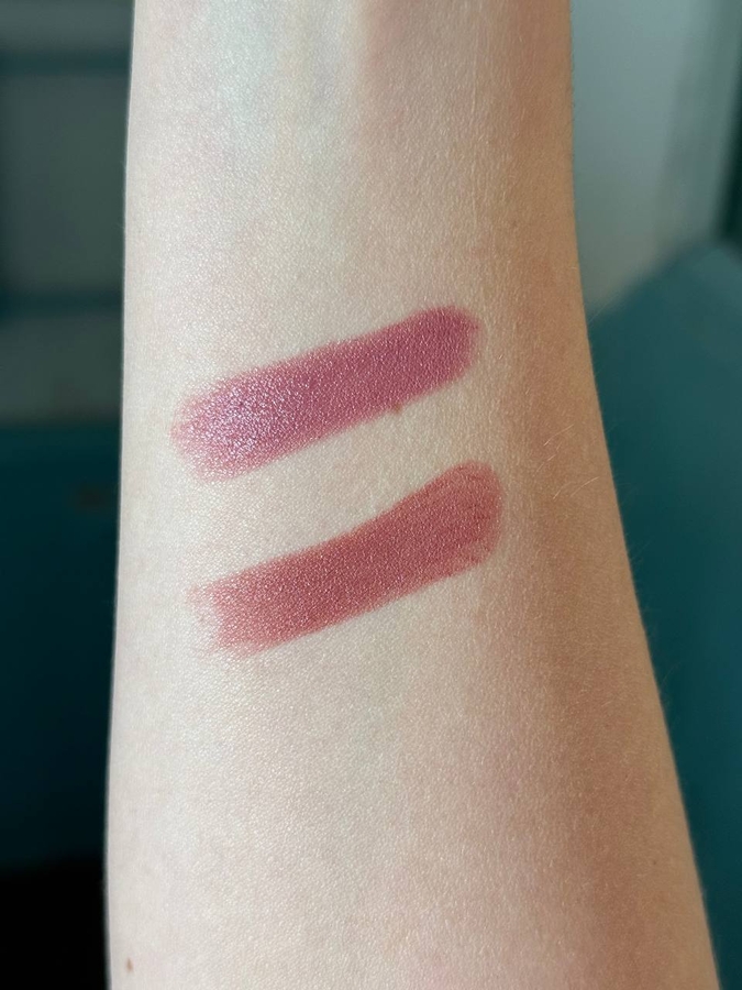 Свотчи при комнатном освещении: сверху - 02, снизу - 04