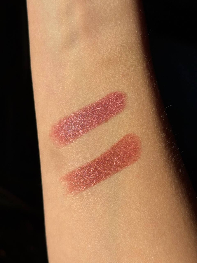 Свотчи при ярком солнце: сверху - 02, снизу - 04