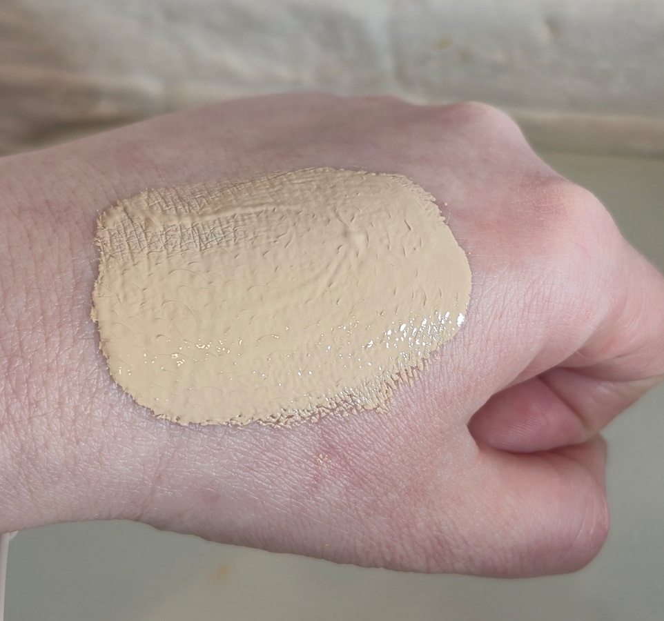 Плотный, высокая кроющая способность