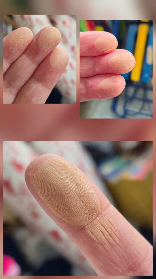 Свотчи при дневном свете, слева верхние квадратики, справа нижние; снизу общий свотч всех шести квадратов