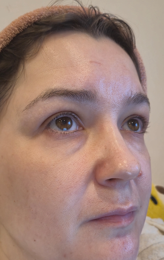 Маска почти впиталась за 10-15 минут