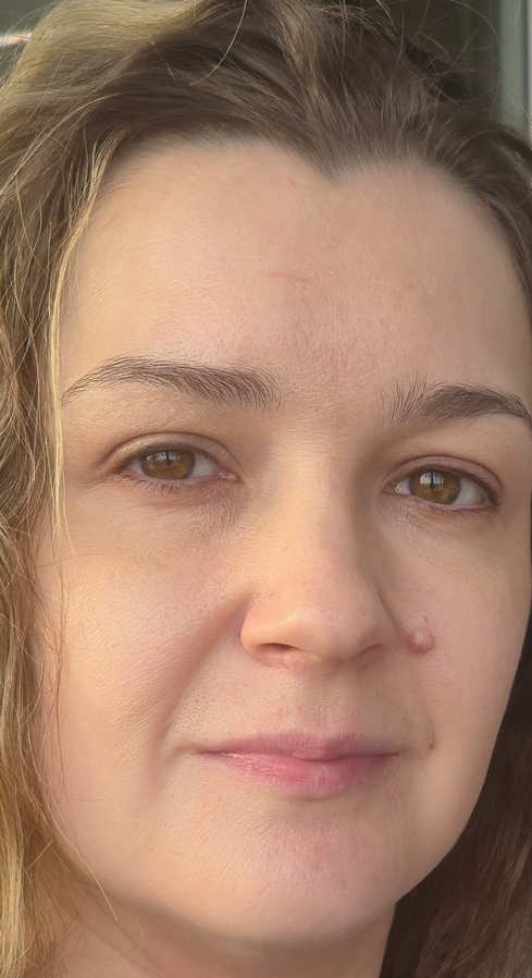 Тон на всем лице