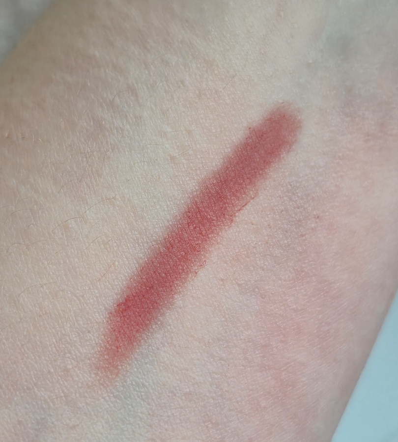 Свотч днем. Постаралась передать,что текстура чуть суховата.