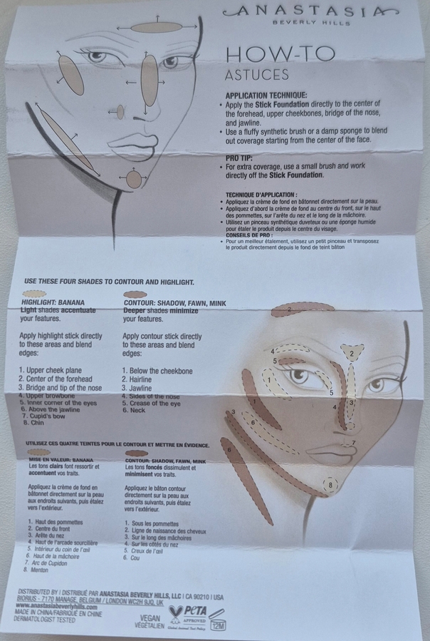 Буклет пожеван потому,что я только при съемке его случайно обнаружила) а так лежал он себе мирно в коробочке и отзыва дожидался