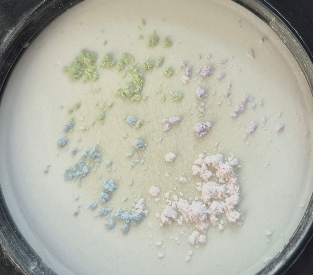 При смешивании получается однородное покрытие, направленное на корректировку всех проблем