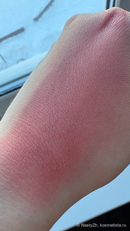 Свотч продукта при естественном освещении.