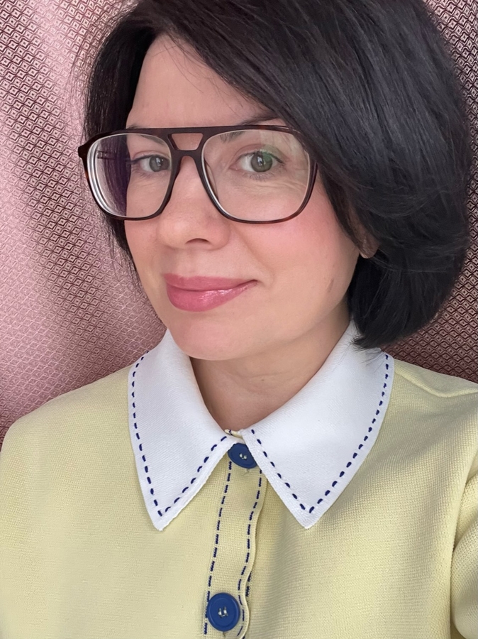 Дамы, на этом тональном средстве БЕЗ припудривания очки сползают. Возможно кому-то это важно. Я 1-й раз с таким столкнулась