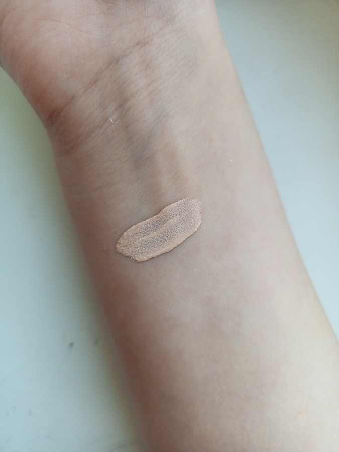 Свотч на руке. Дневной свет