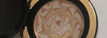 Интенсивное покрытие + уход за кожей: Age 20's Pact Intense Cover в оттенке 21 Light Beige