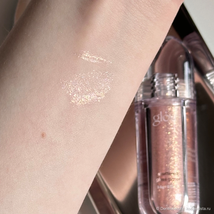 - нанесение кончиком кисти и широкой стороной кисти