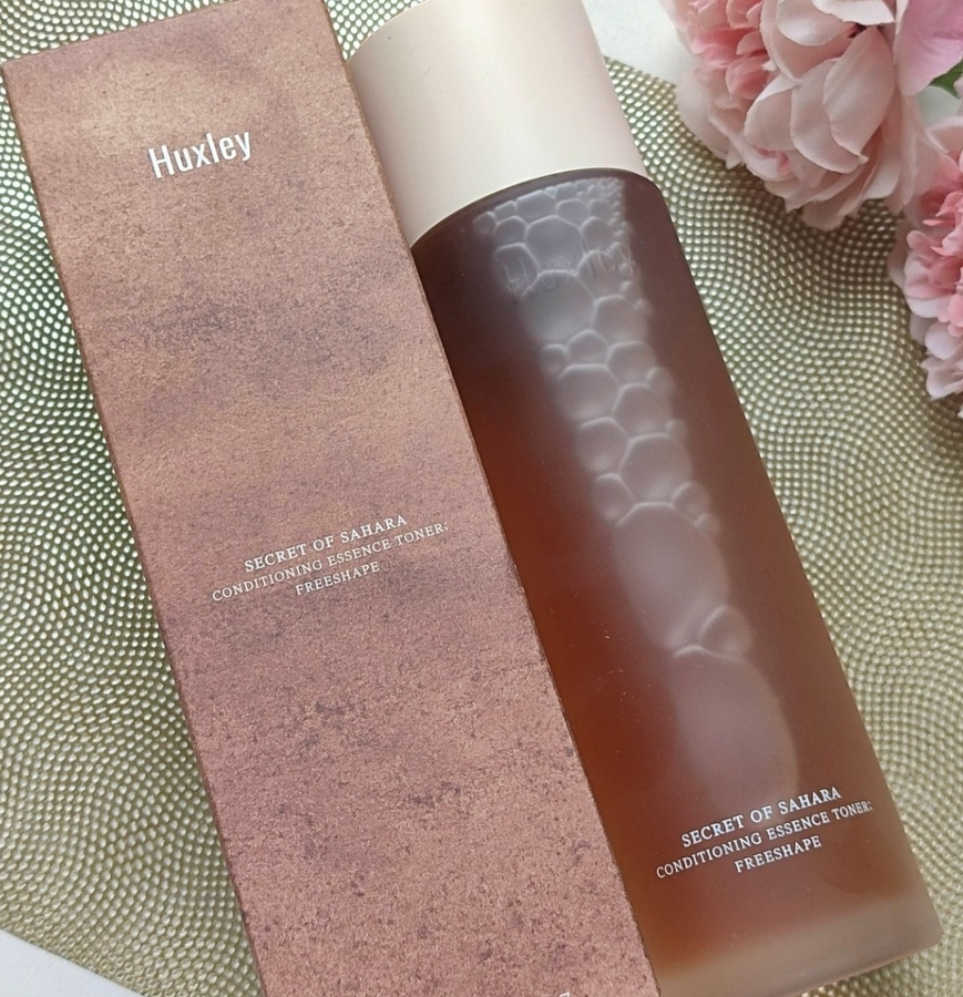 Живительная влага для обезвоженной кожи: тонер-эссенция Huxley Secret of Sahara Conditioning Essence Toner Freeshape