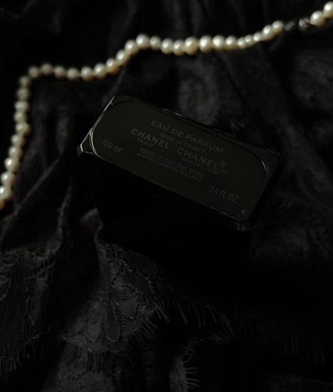 Изысканный и дорогой аромат Chanel Coco Noir. Кому подойдет?
