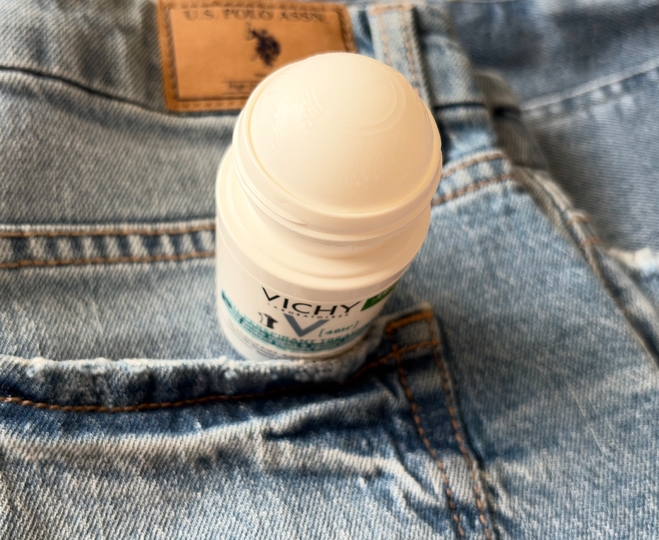 Шариковый дезодорант-антиперспирант Vichy 48h anti-perspirant treatment, никаких пятен, никаких подстав