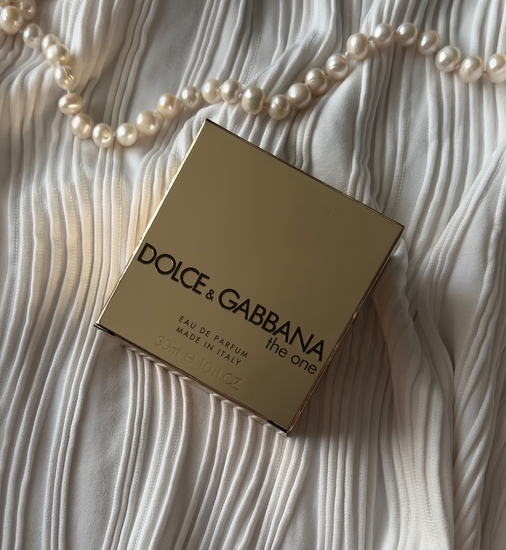 Уютный, согревающий и комплиментарный. Dolce&Gabbana The One
