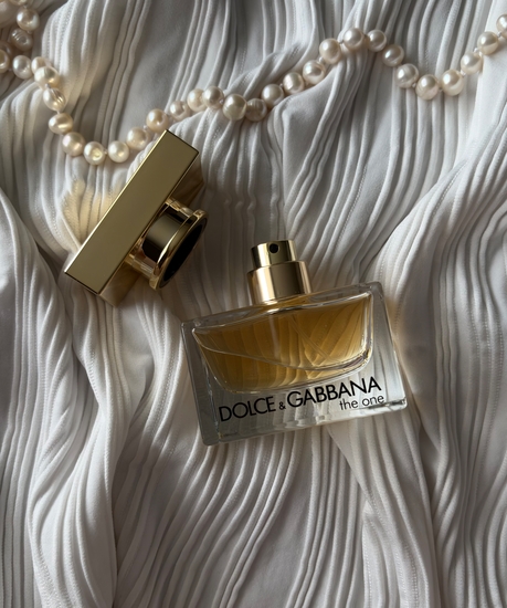 Уютный, согревающий и комплиментарный. Dolce&Gabbana The One