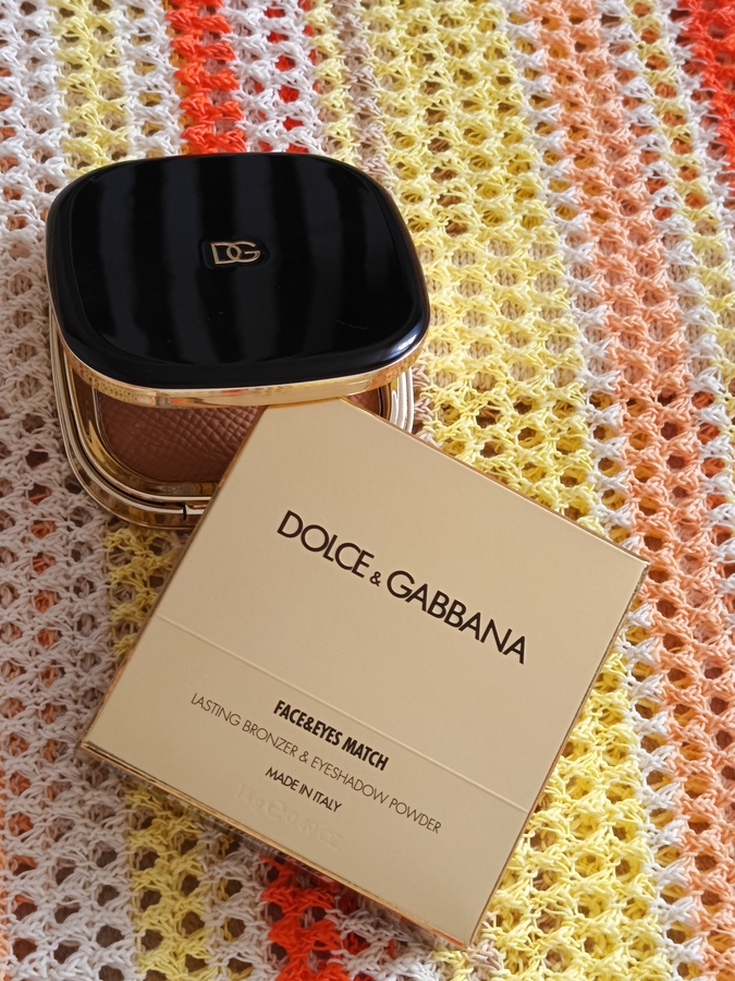 Бронзер, который делает лицо моложе. Dolche & Gabbana Lasting bronzer & eyeshadow powder. 02 Light medium