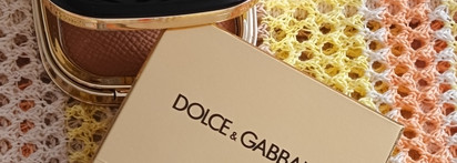 Бронзер, который делает лицо моложе. Dolce & Gabbana Lasting bronzer & eyeshadow powder. 02 Light medium