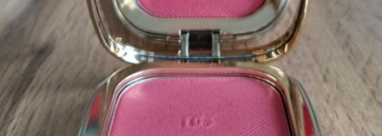 Dolce & Gabbana Lasting blush & Eyeshadow powder 04 Cheerful pink - самые естественные румяна в моей коллекции
