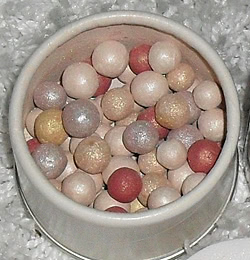 meteorites glittering pearls
